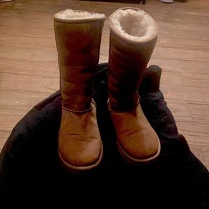 Ugg chestnut brown women’s size 5